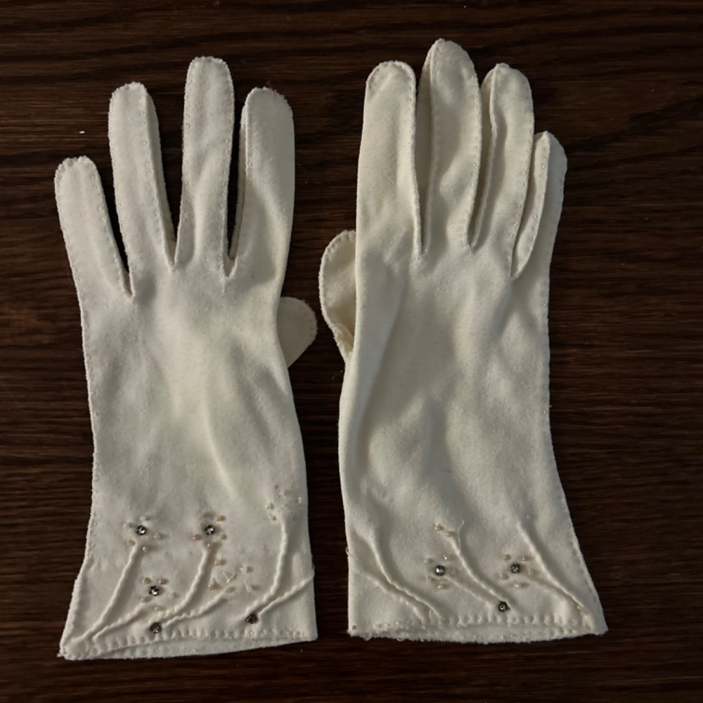 1960s vintage white gloves - Picture 2 of 3